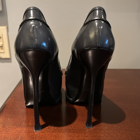 EUC YSL Tribtoo Movcasin - Picture 5 of 5